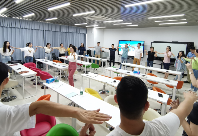 凝聚未来 || 亚太未来教育进行员工假期安全卫生培训